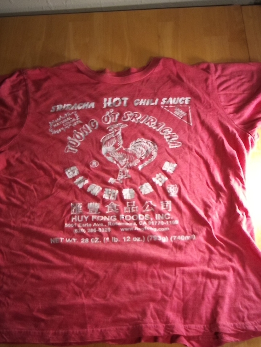 Ripple Junction Red Graphic Sriracha Branded Tee XL Cool